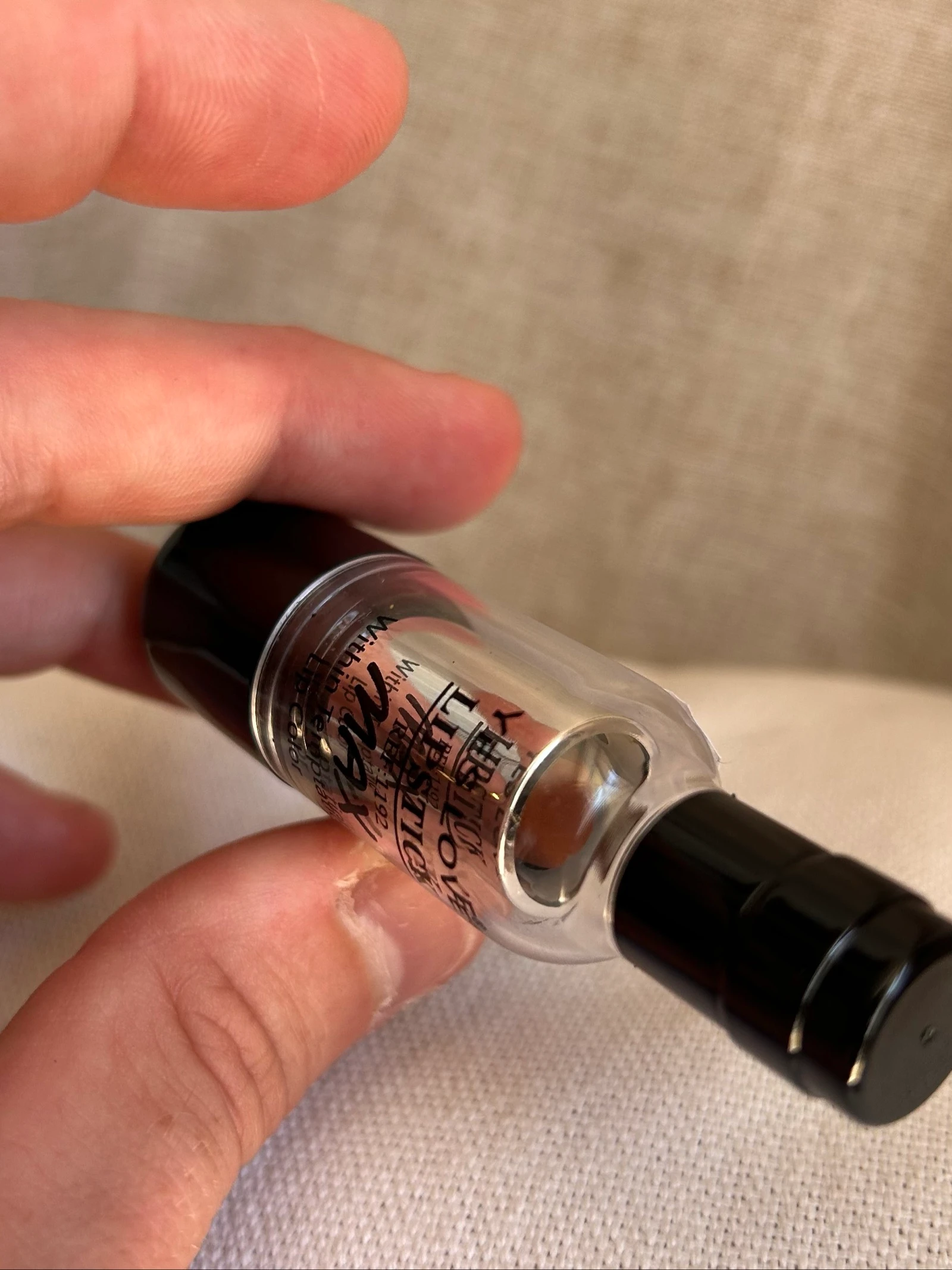 YES LOVE Matte Lipstick - Bottle Shape (Max Shade) – photo 6